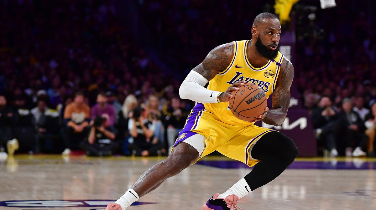 Lakers’ LeBron James dumps fuel on Brian Windhorst feud with callout